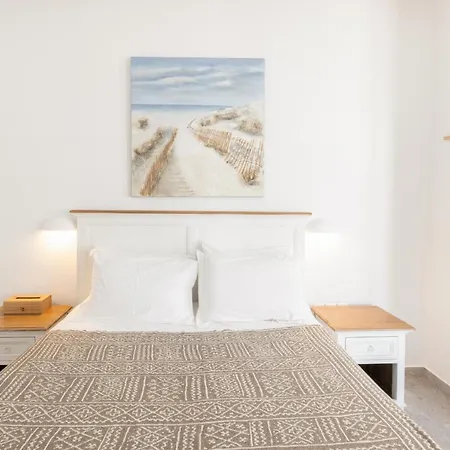 Parosquare * Parikia (Paros)